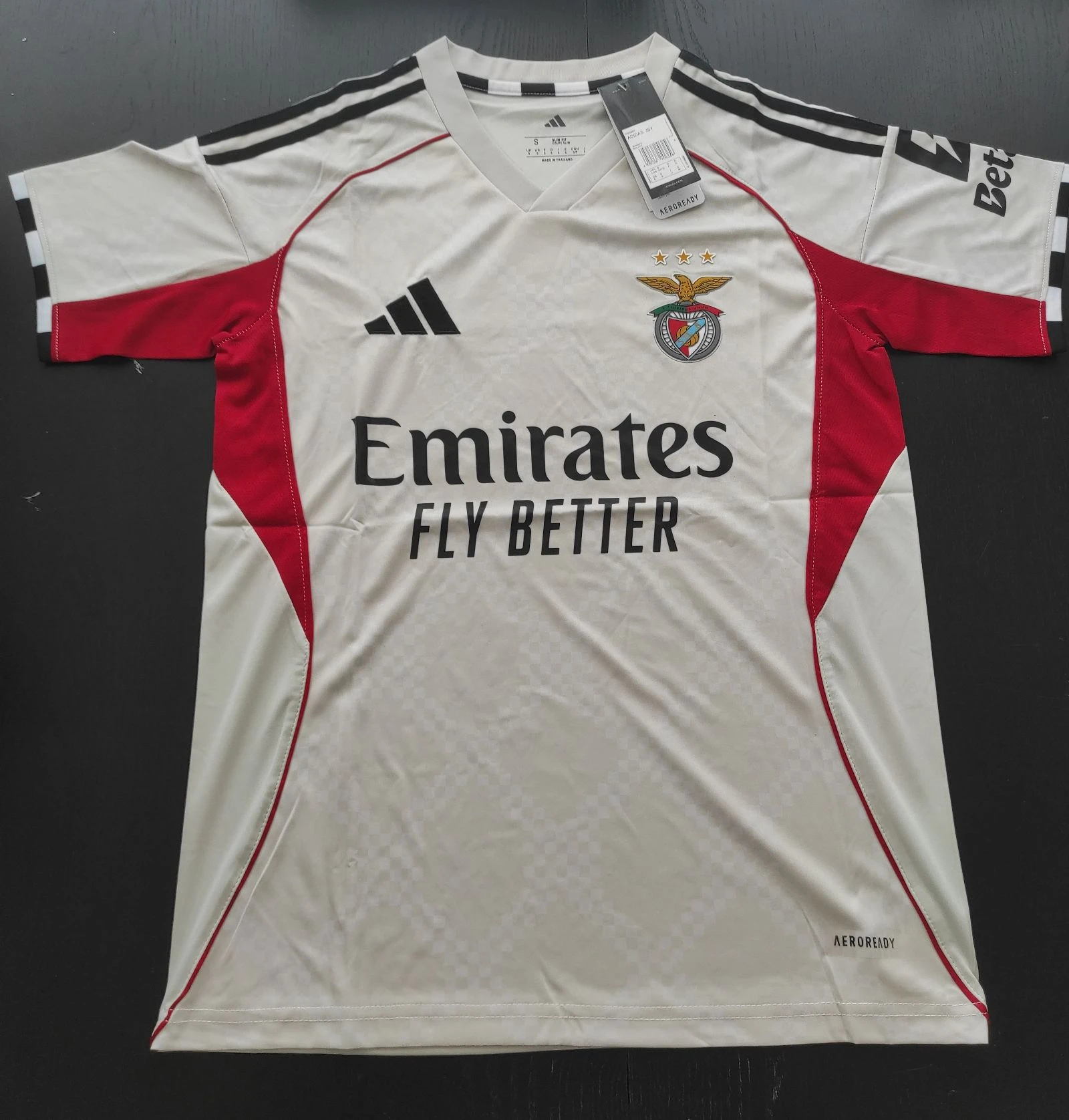 Camisola Alternativa Bege do Benfica, época 25/26